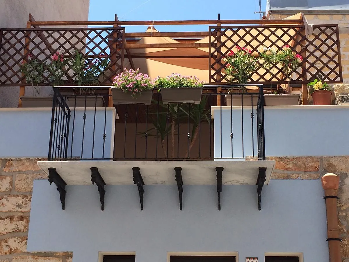 Ca&Sa Sweet Holiday Cinisi Guest house
